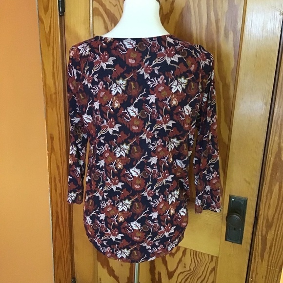 Lucky Floral boho V neck top - Picture 9 of 12